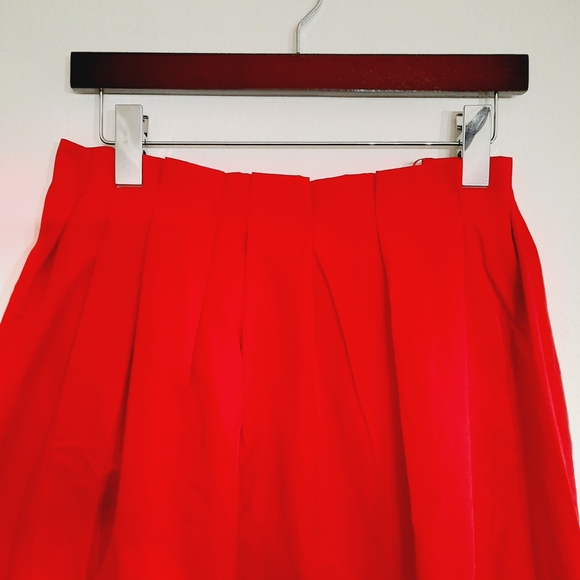Zara true red pleated waist midi skirt Medium NWT - Picture 3 of 5
